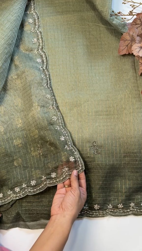 Aara Saree002